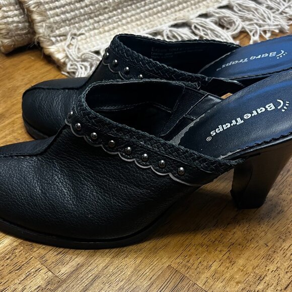 Bare Traps Expert Black Leather Slip On Mules High Heel Clog Studs Sz 10 - Picture 3 of 6